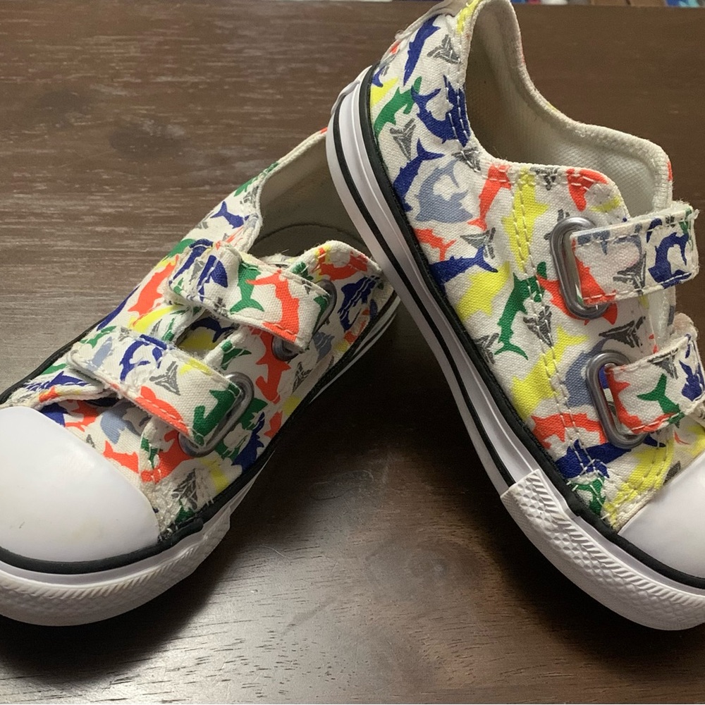 Converse toddler boys sz8